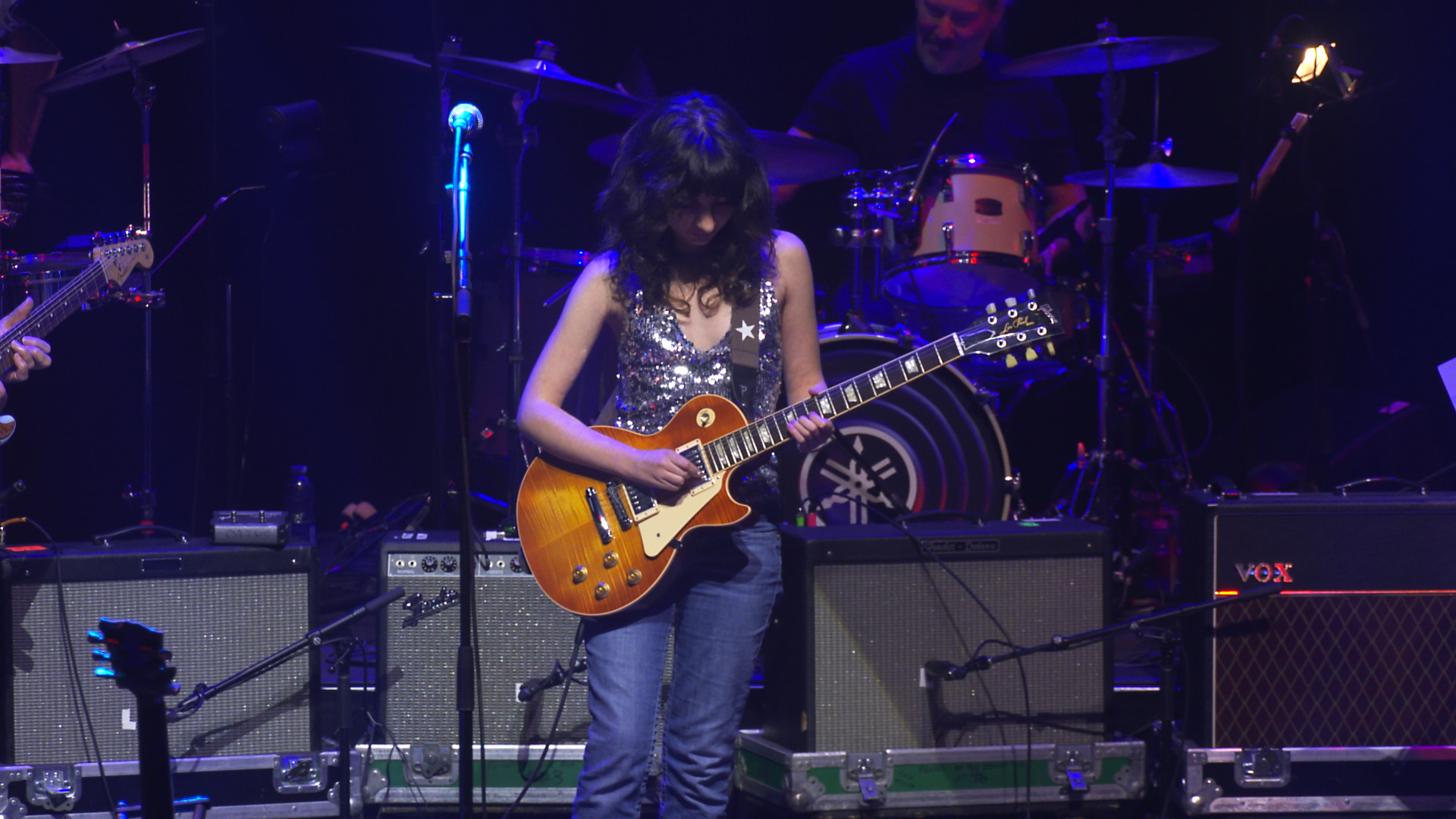 Guitar lessons Toronto — Studio 211 UNBREAKABLE II students on stage